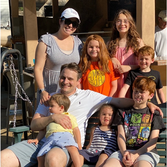 Meet your Posher, Amanda - Picture 2 of 3